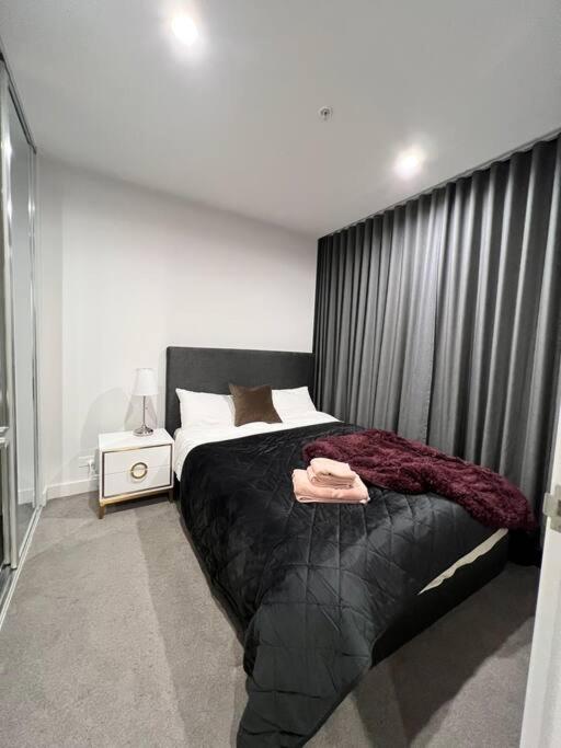 Comfy 2 Bed Apartment In The Heart Of Мелбърн Екстериор снимка